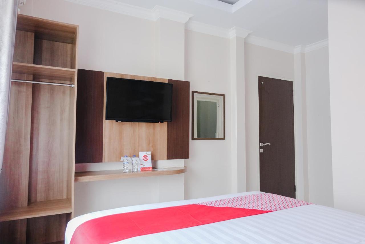 Noura Guest House Syariah Malang Exterior foto