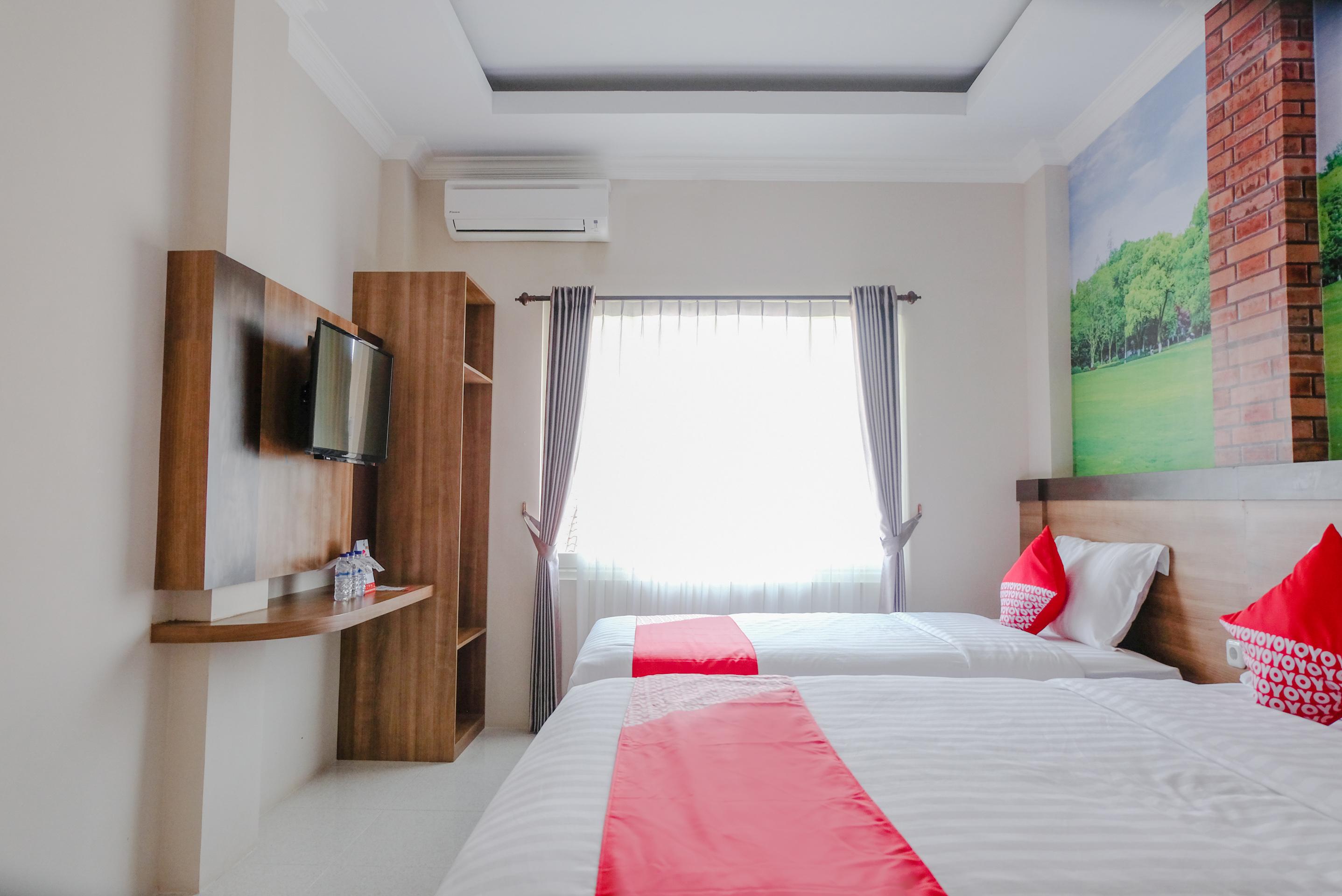 Noura Guest House Syariah Malang Exterior foto
