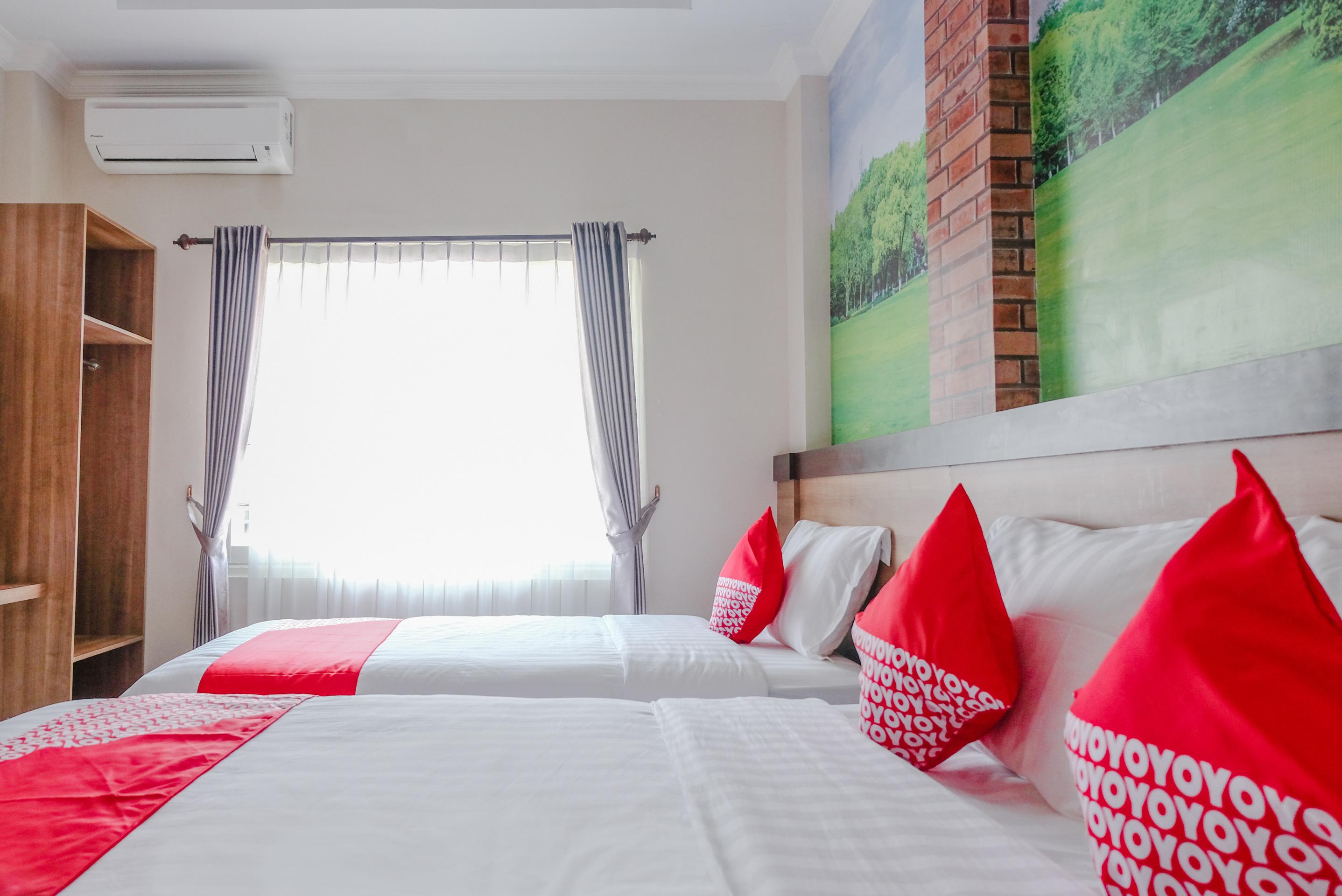 Noura Guest House Syariah Malang Exterior foto