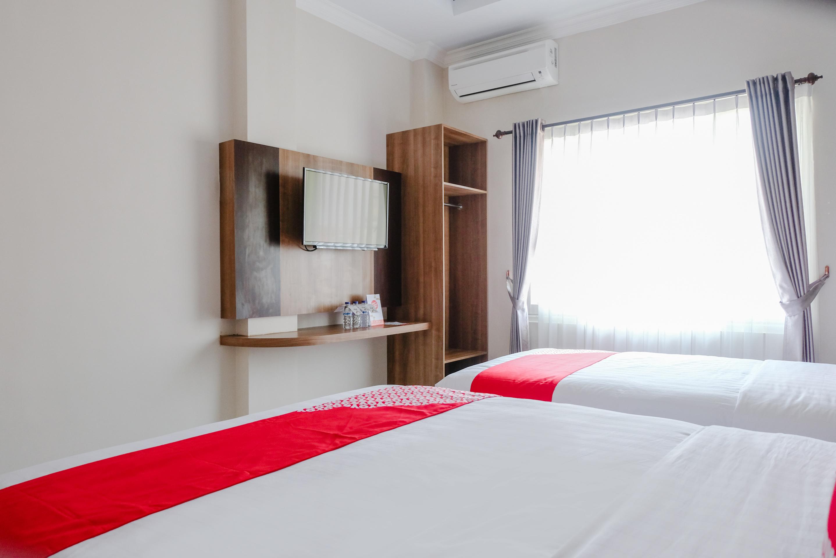 Noura Guest House Syariah Malang Exterior foto