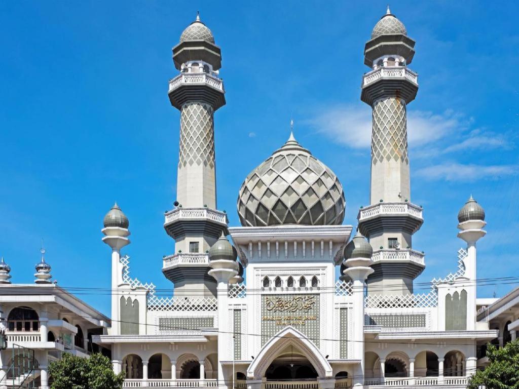 Noura Guest House Syariah Malang Exterior foto