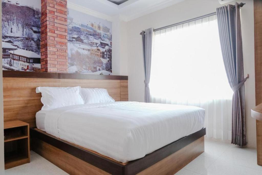 Noura Guest House Syariah Malang Exterior foto
