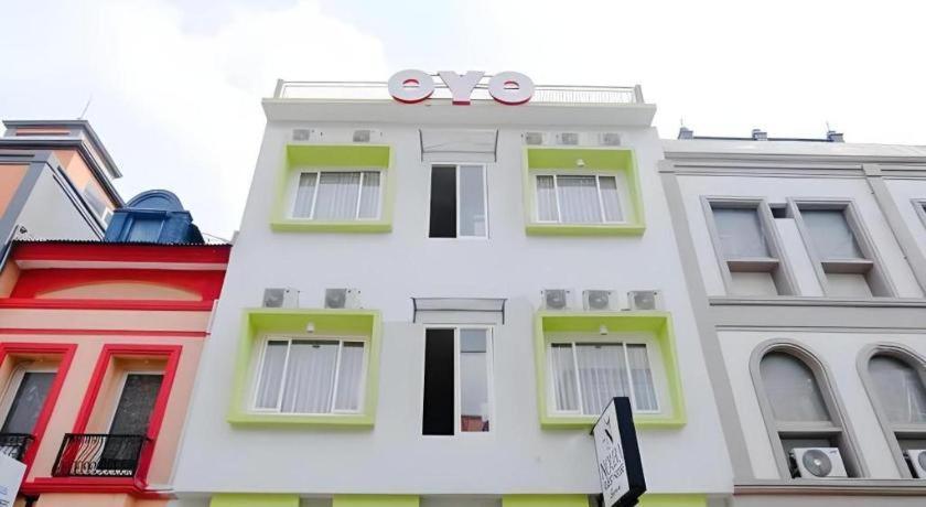 Noura Guest House Syariah Malang Exterior foto