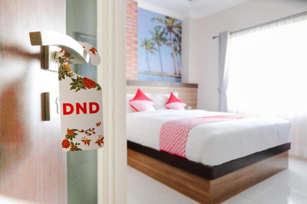 Noura Guest House Syariah Malang Exterior foto