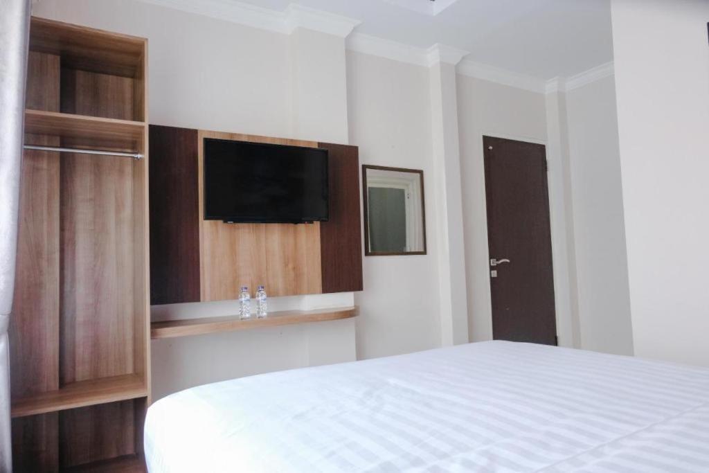 Noura Guest House Syariah Malang Exterior foto