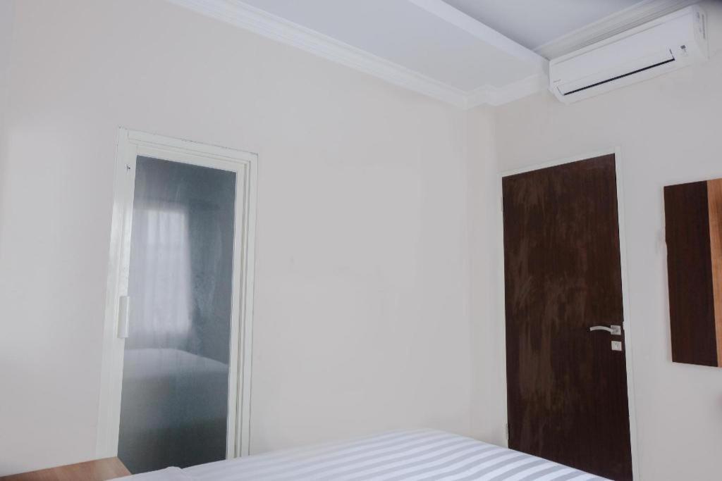 Noura Guest House Syariah Malang Exterior foto